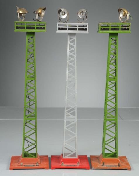 LOT OF 3: LIONEL NO.92 FLOOD LIGHT TOWERS.        