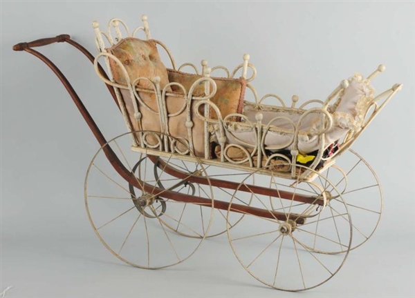 WINTER BABY DOLL CARRIAGE.                        