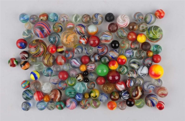 LOT OF APPROXIMATELY 120 MARBLES.                 