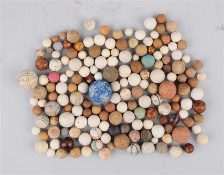 LOT OF APPROXIMATELY 160 MARBLES.                 
