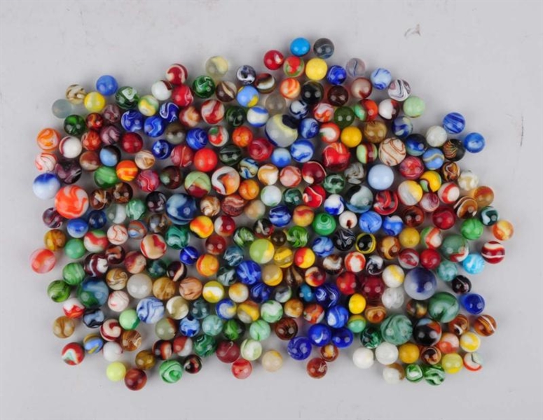 LOT OF APPROXIMATELY 260 MARBLES.                 