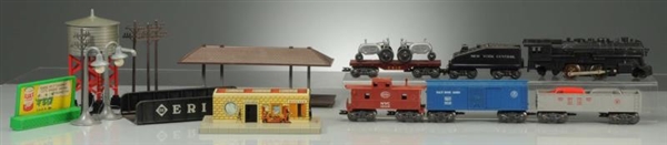 LARGE GROUPING OF MISC MARX ACCESSORIES & TRAINS. 