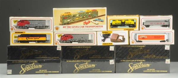 LARGE LOT OF ASSORTED HO & N SCALE ROLLING STOCK. 
