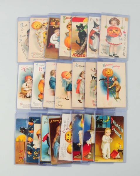 LOT OF 22: HALLOWEEN CLAPSADDLE POSTCARDS.        