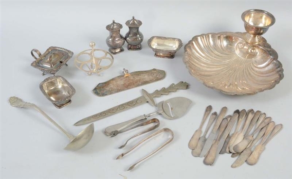 LOT OF SILVERPLATE ITEMS.                         