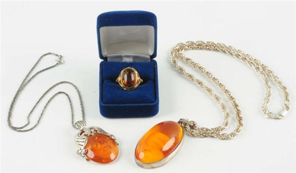 LOT OF 3: AMBER JEWELRY PIECES.                   