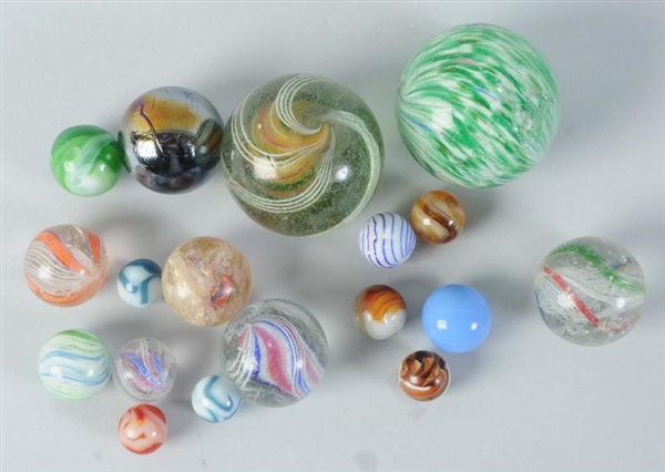 LOT OF 18: ASSORTED MARBLES.                      