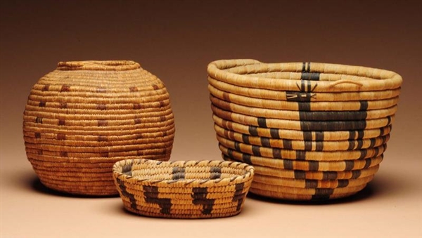 LOT OF 3: NATIVE AMERICAN BASKETS.                