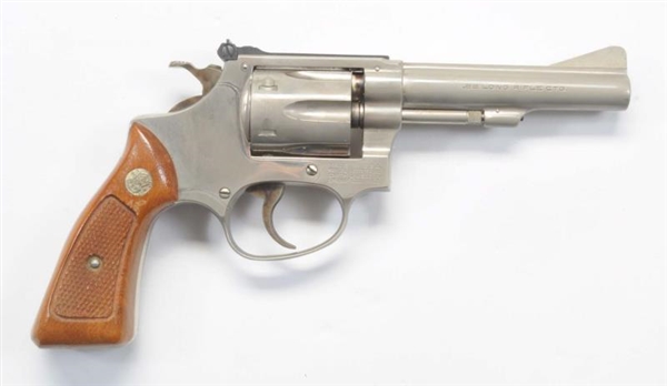 S&W MODEL 1953 .22/.32 KIT GUN.**                 