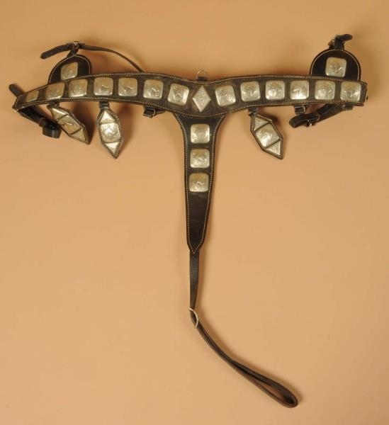 HORSE HEAD NICKEL DECORATED MARTINGALE.           