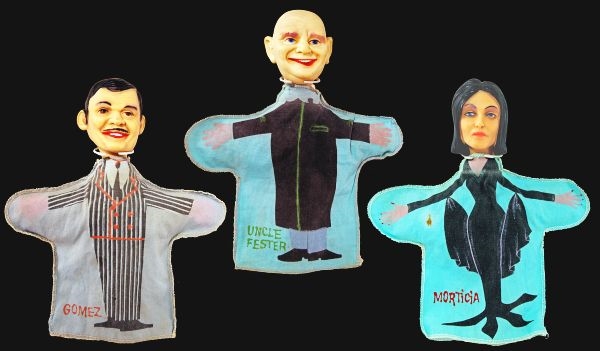THE ADDAMS FAMILY HAND PUPPETS SET.               