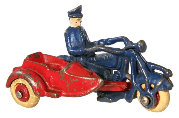 YCAST IRON POLICE MOTORCYCLE WITH SIDE CAR.       