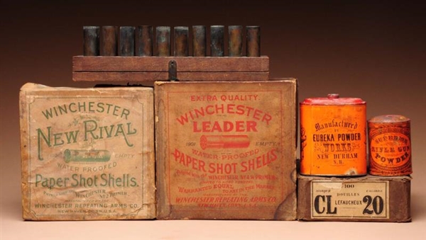 GROUP OF AMMUNITION ITEMS.                        