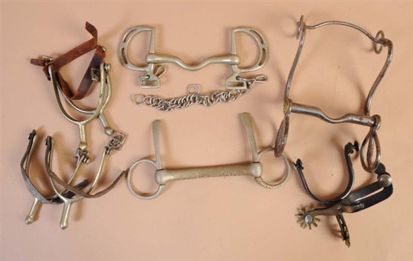 LOT OF ASSORTED HORSE RELATED ITEMS.              