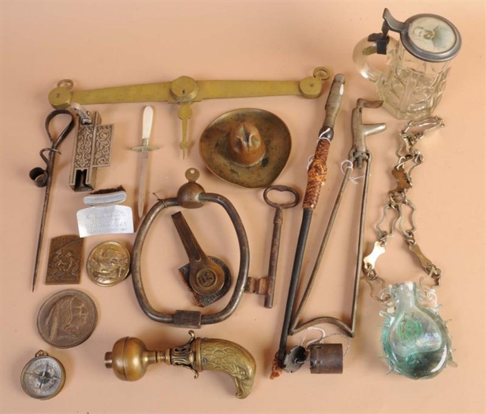 LOT OF 18: ASSORTED WESTERN ITEMS.                