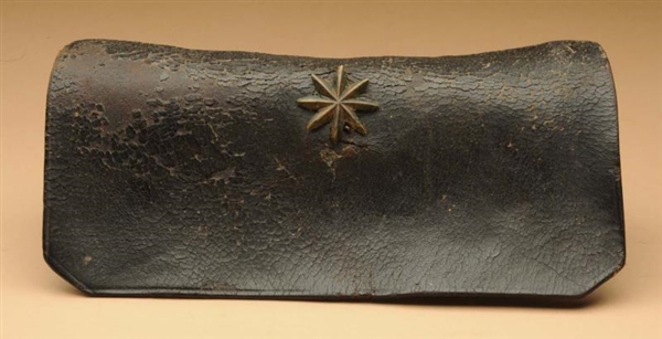 19TH CENTURY LEATHER BULLET POUCH.                