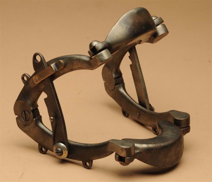 VETERINARY HORSE JAW CLAMP.                       