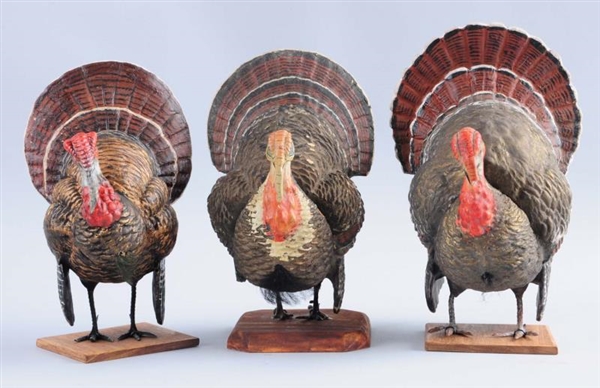 LOT OF: 3 PAPER MACHE TURKEY CANDY CONTAINERS.    