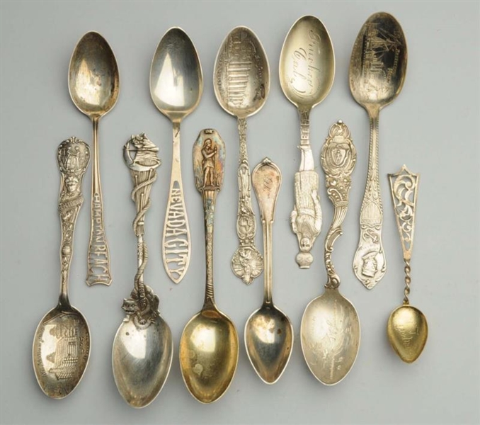 LOT OF ANTIQUE STERLING SILVER SMALL SPOONS.      
