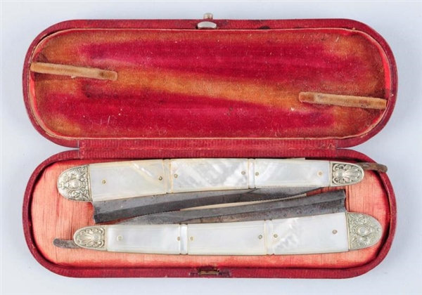 PAIR OF MOTHER OF PEARL RAZORS & CASE.            