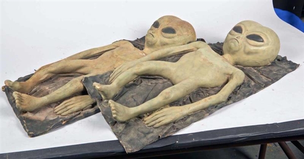 LOT OF 2 LATEX/RUBBER ALIENS FROM "THE X-FILES"   