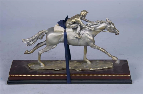 LIMITED EDITION METAL RACE HORSE ON PLAQUE        