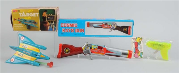 LOT OF 3: VARIOUS SPACE RAY GUNS IN BOXES.        