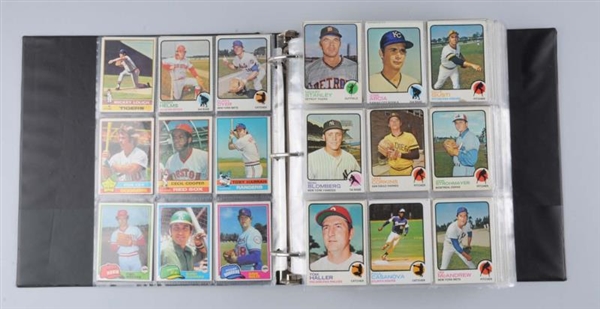 LOT OF APPROX. 500: VINTAGE BASEBALL CARDS.       
