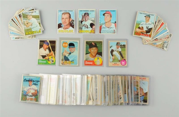 LOT OF APPROX 100 1960S TOPPS BASEBALL CARDS.    