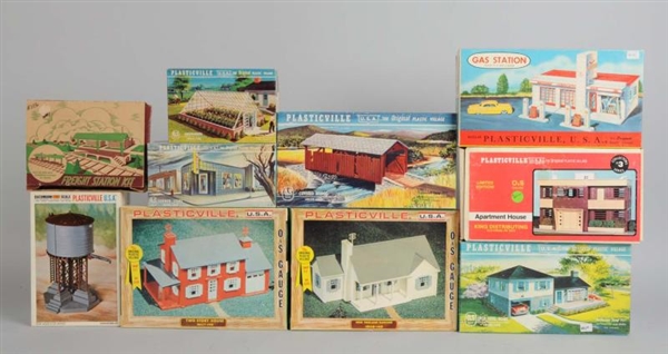 LOT OF 10: ASSORTED PLASTICVILLE STRUCTURES.      