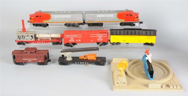 LIONEL 13058 BOXED SET WITH 2383 SANTA FE.        