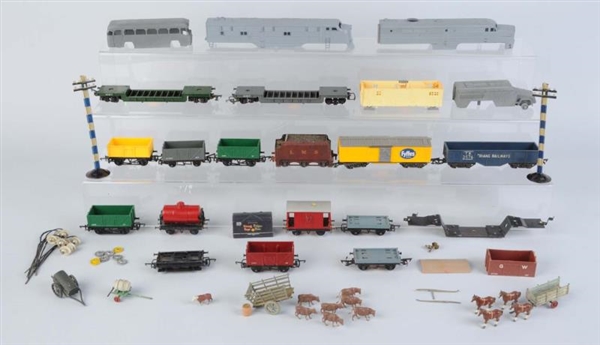 LARGE GROUPING OF MISC. TRAINS PARTS.             