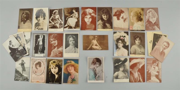 LOT OF 25: ACTRESSES CARDS & POSTCARDS.           