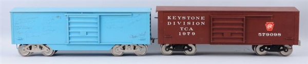 LOT OF 2: FORNEY BOX CARS.                        