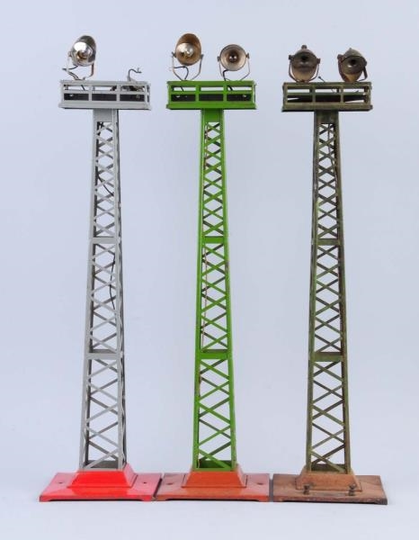 3 NO. 92 LIONEL FLOODLIGHT TOWERS.                