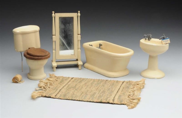 5 PIECE BATHROOM SET FROM THE 1920S - 40S.      
