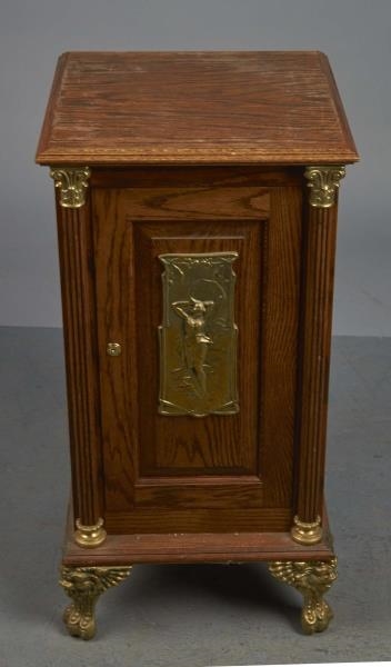 SLOT MACHINE STAND WITH METAL FEET                