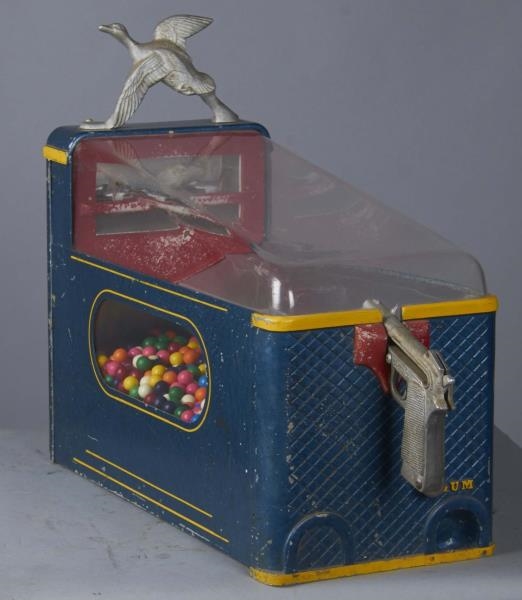 1 ¢ DUCK SHOOT TARGET GAME WITH GUM VENDOR        