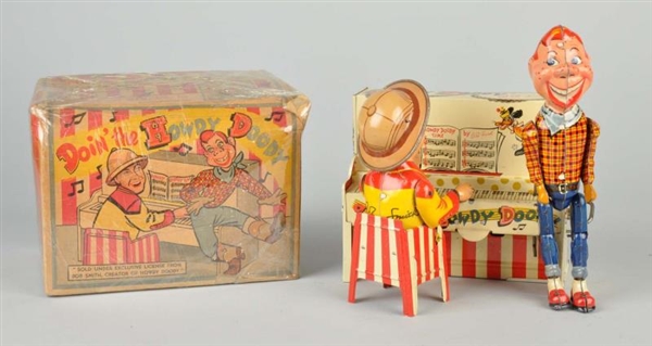 UNIQUE ART TIN LITHO WIND-UP HOWDY DOODY BAND.    