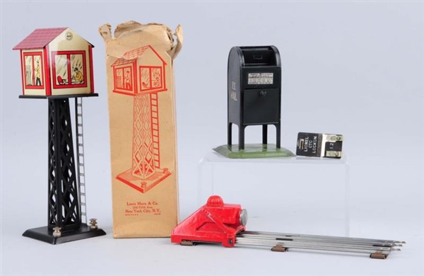 LOT OF 5: ASSORTED TRAIN ITEMS & MAIL BOX.        