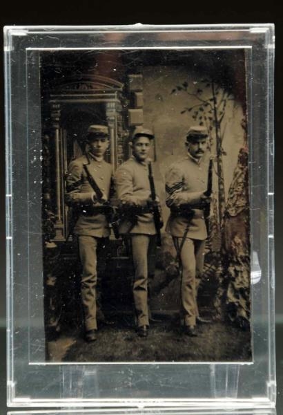 TIN TYPE OF 3 SOLDIERS POINTING GUNS.             