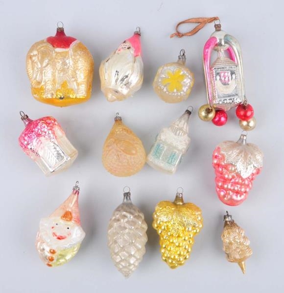 LOT OF 12: FIGURAL GLASS CHRISTMAS ORNAMENTS.     