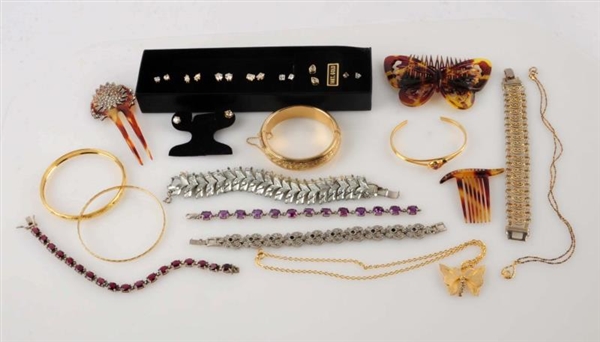 LOT OF 15: ASSORTED JEWELRY ITEMS.                