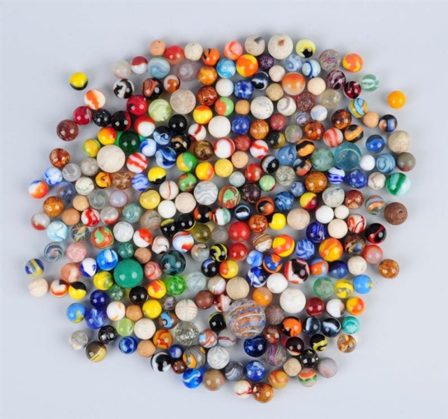 LARGE LOT OF MARBLES.                             