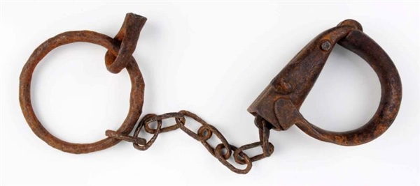 UNKNOWN SINGLE LEG SHACKLE WITH CHAIN & LARGE RING