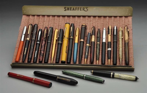 LOT OF 24: ASSORTED FOUNTAIN PENS & DISPLAY.      
