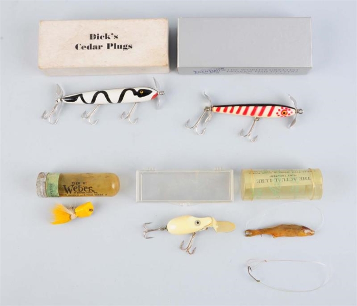 LOT OF 5 :  ASSORTED FISHING LURES IN BOXES.      