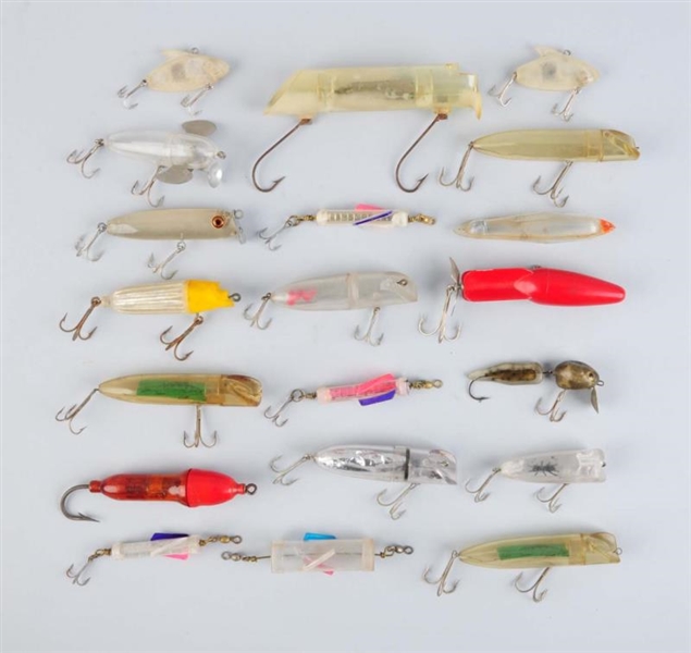 LOT OF ASSORTED PLASTIC FISHING LURES             