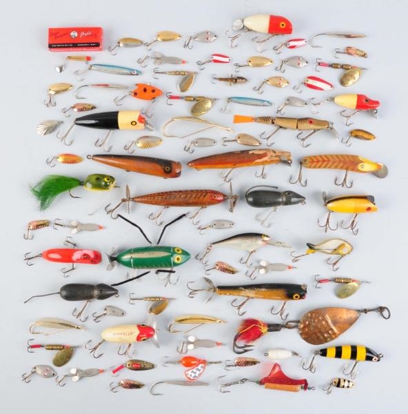 LARGE LOT OF ASSORTED FISHING LURES               