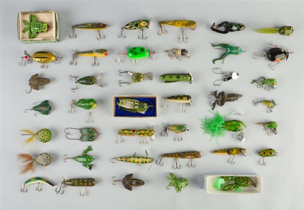 LARGE LOT OF ASSORTED GREEN FISHING LURES         